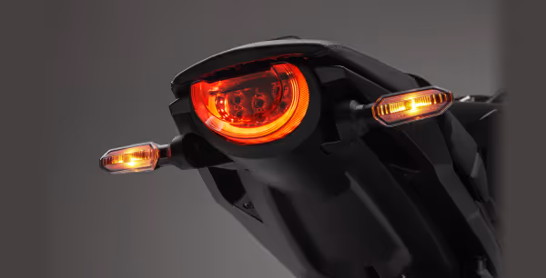 CB 1000R Black Edition alerta de frenagem